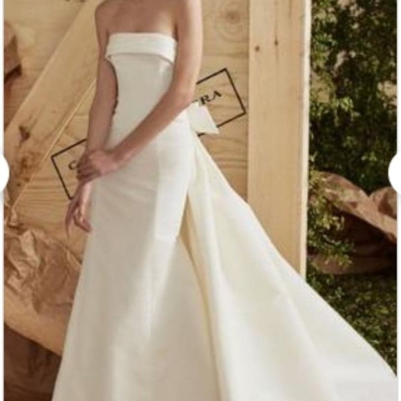 Carolina Herrera Dresses & Skirts - Carolina Herrera Wedding Dress